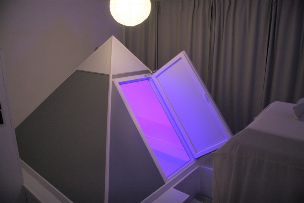 AQUARMONY PYRAMID – Pyramid Float Cabin